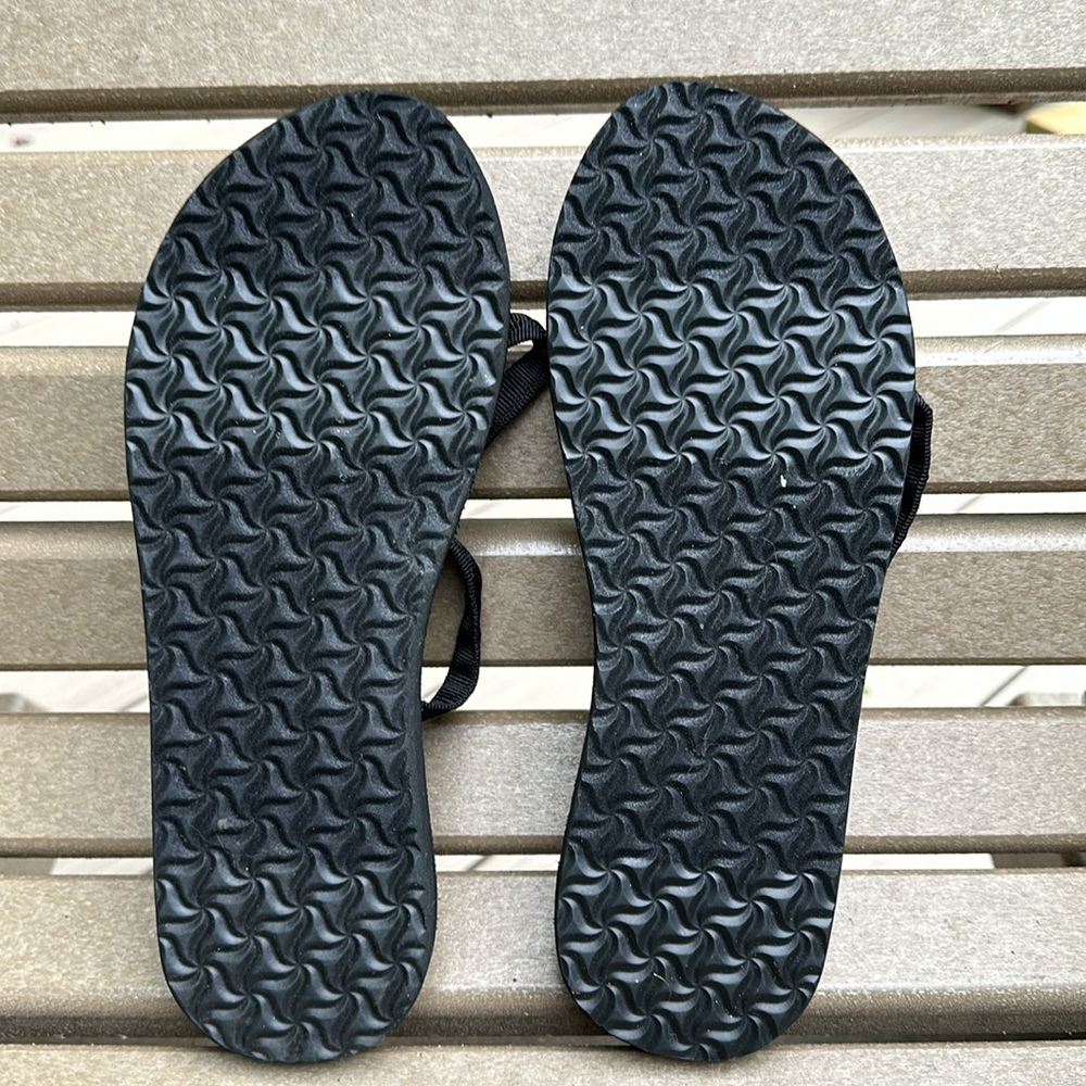 Teva Olowahu Sandals - Picture 3 of 6